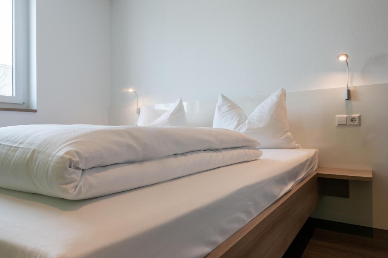 A2 Hotels Denkendorf - Airport & Messe Екстериор снимка